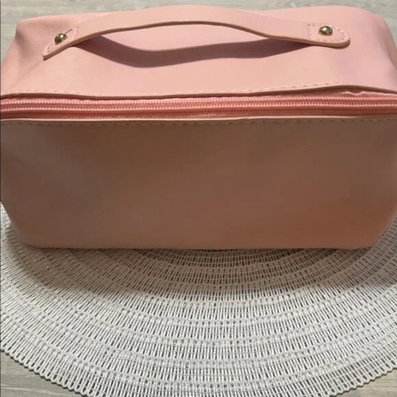 NEW Large Travel Makeup Bag - Pink or Cream - Picture 3 of 14